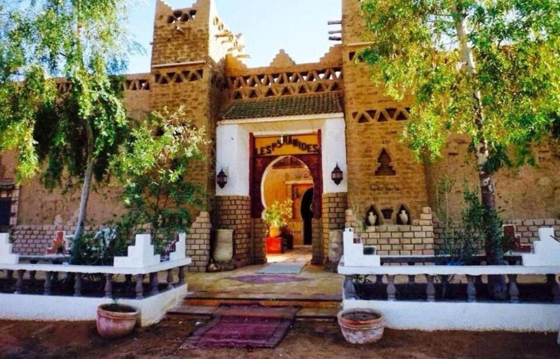 Les Pyramides Hotel Merzouga Bagian luar foto