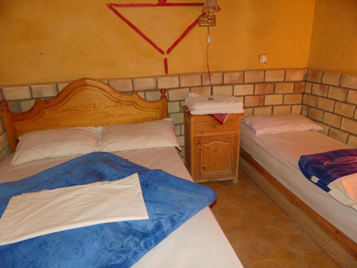 Les Pyramides Hotel Merzouga Bagian luar foto