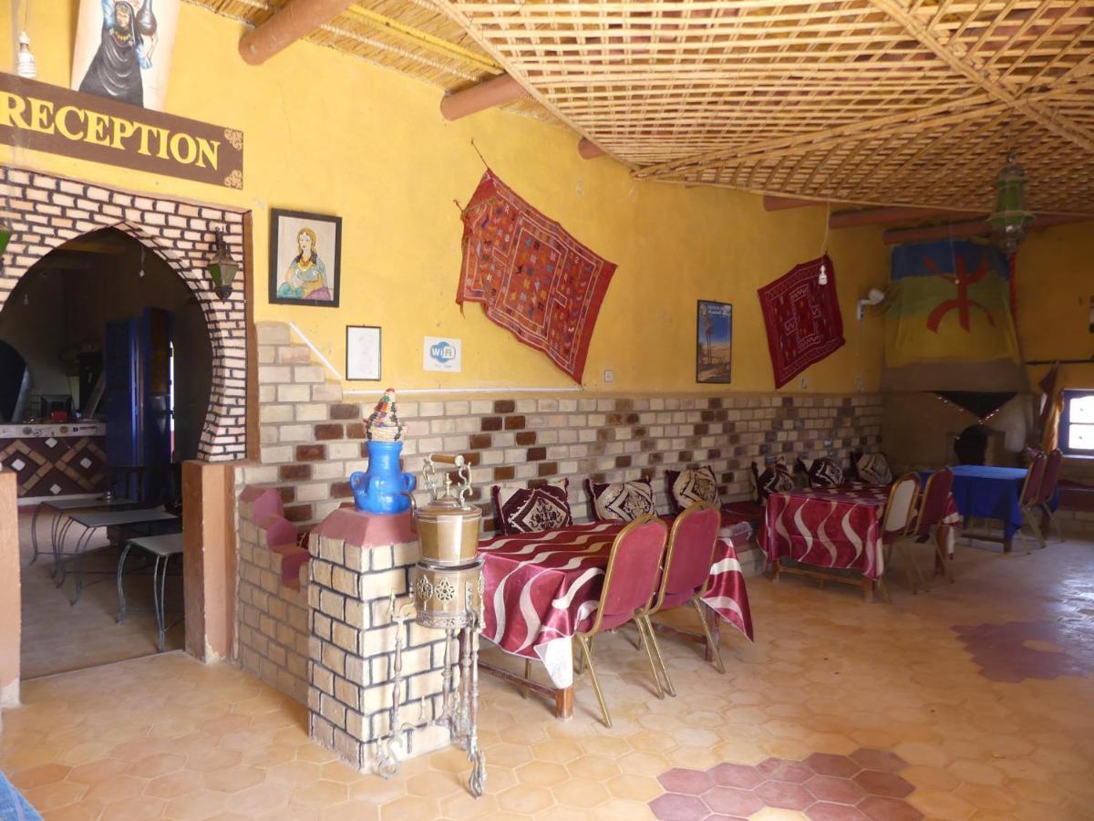 Les Pyramides Hotel Merzouga Bagian luar foto