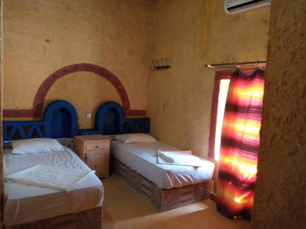 Les Pyramides Hotel Merzouga Bagian luar foto