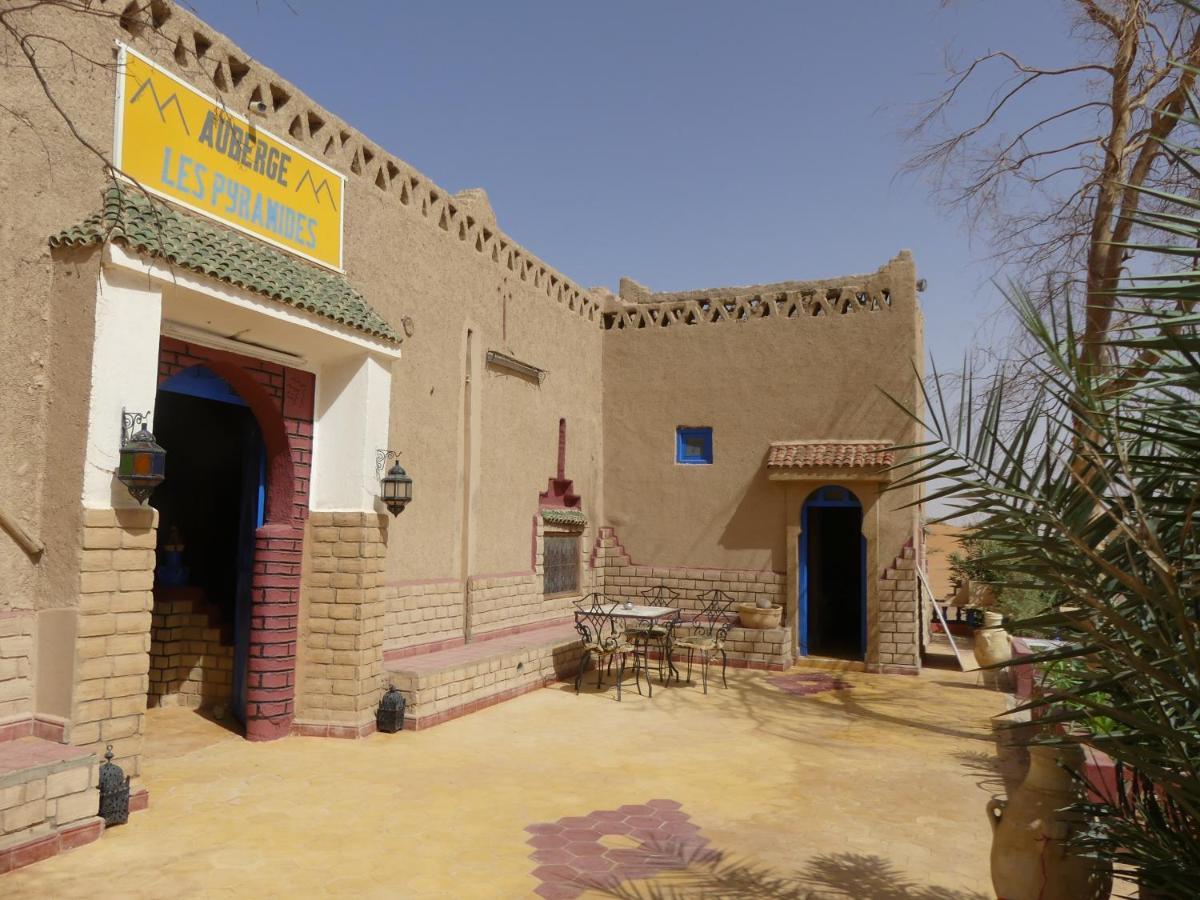 Les Pyramides Hotel Merzouga Bagian luar foto